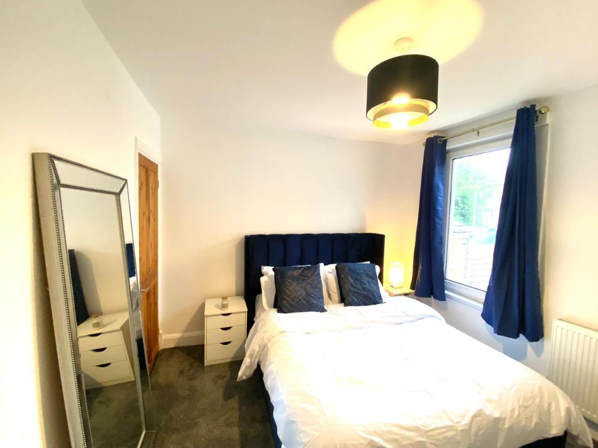 Medway Getaway - 3 Bed Home With Luxury Bathroom Chatham  Exterior photo