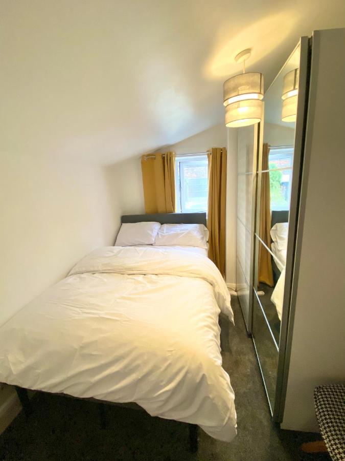 Medway Getaway - 3 Bed Home With Luxury Bathroom Chatham  Exterior photo