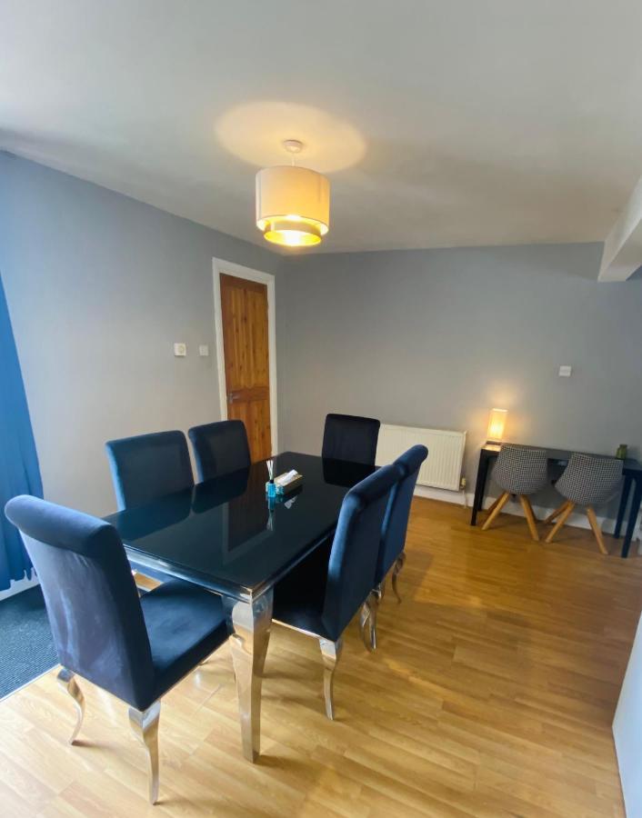 Medway Getaway - 3 Bed Home With Luxury Bathroom Chatham  Exterior photo